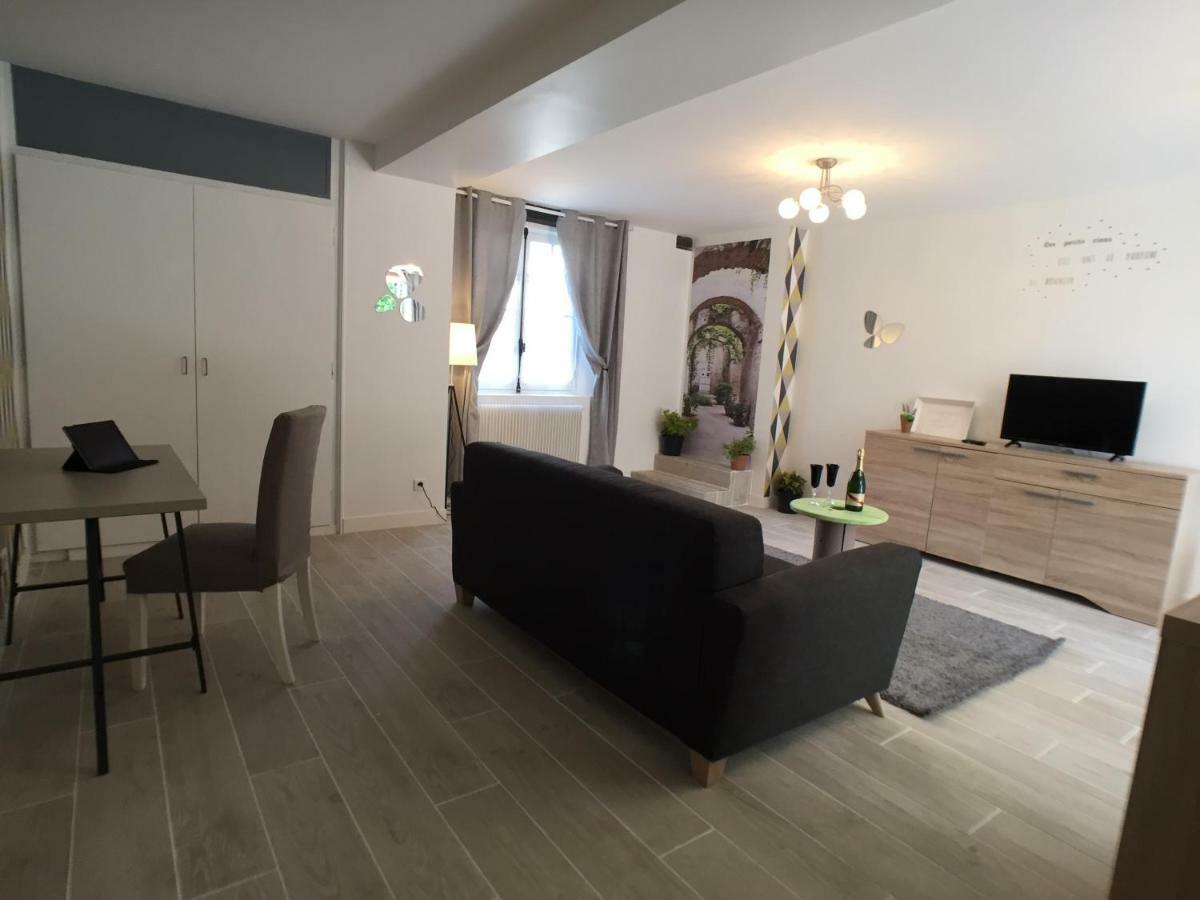Domaine Des Trois Chateaux Moisenay Eksteriør billede